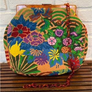 Gorgeous Vintage Needlepoint Floral Bag With Tortoise Link Strap